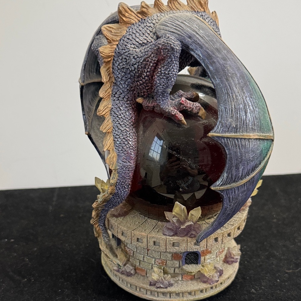 Dragon Fantasy Snow Globe Wind Up Musical Collectible - Picture 8 of 14